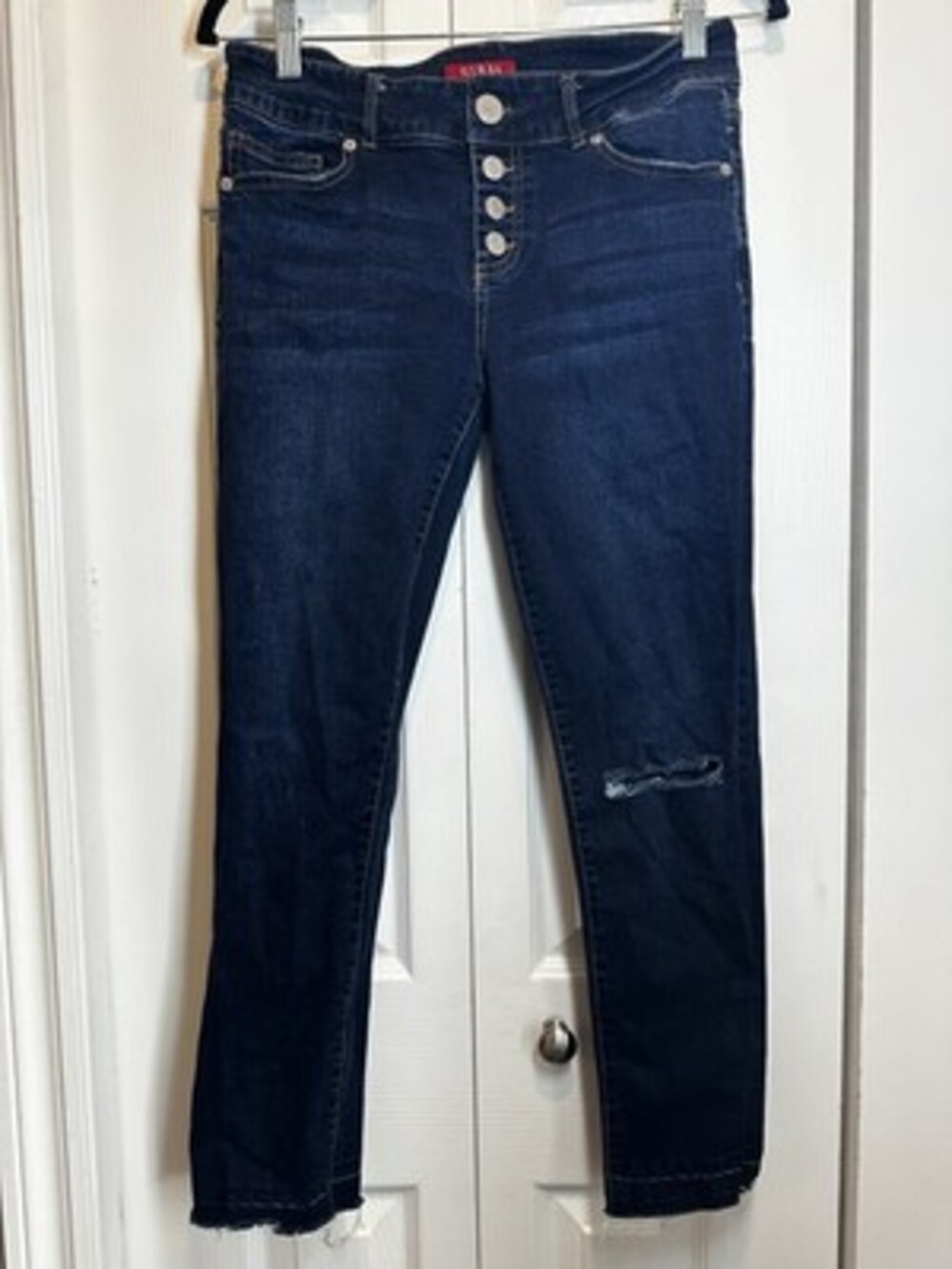 GUESS Women's High-Rise Skinny Jeans w/ Button Fly/Destressed Knees size 29 #83